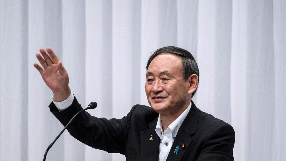 Yoshihide Suga Next Japan PM: योशिहिडे सुगा बनेंगे अगले PM, दो सांसदों को पीछे छोड़ बनाई जगह