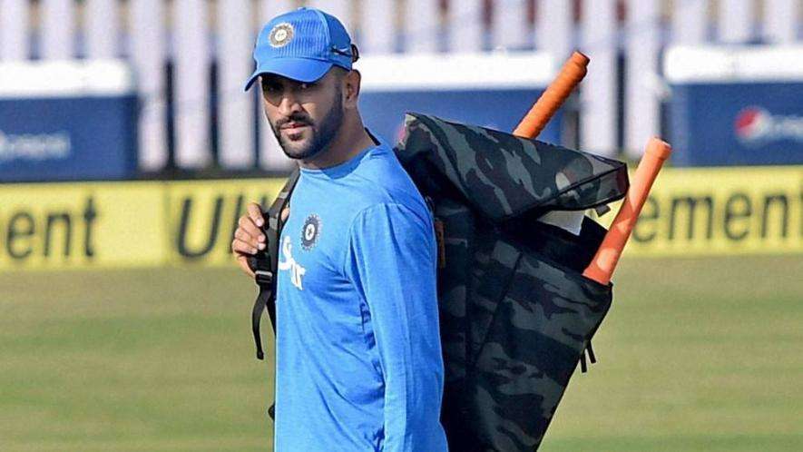 महेंद्र सिंह धोनी ने किया खुलासा, क्यों छोड़ी थी अचानक से वनडे और टी-20 की कप्तानी