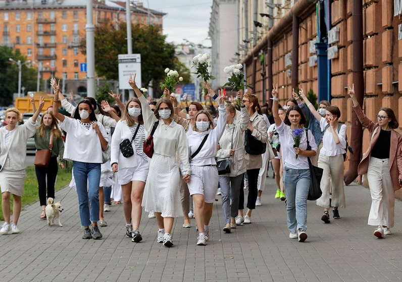 बेलारूस: राष्ट्रपति चुनाव के बाद से प्रदर्शन जारी, तीन दिन में 6 हजार लोग गिरफ्तार