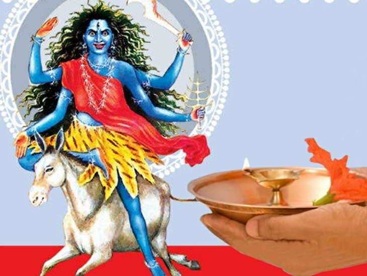 Maa kalratri aarti: नवरात्रि का सातवां दिन, आज इस आरती से करें मां कालरात्रि की पूजा