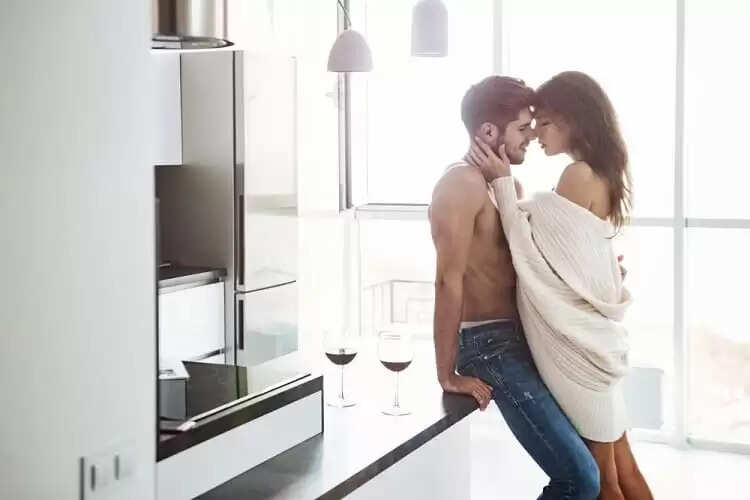 Relationship: पहली बार सेक्‍स करते समय रखें इन बातों का ध्‍यान