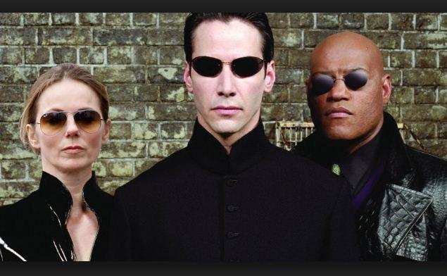 Matrix Sunglasses का जादू बोल रहा है सर चढ़ के
