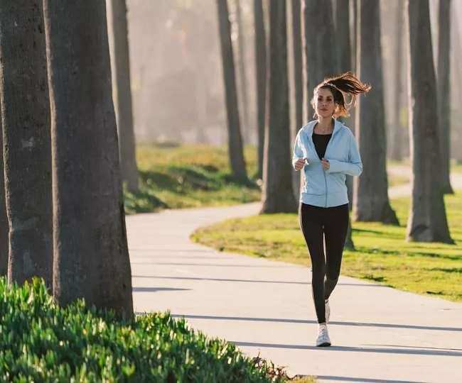 Running Side Effects: अत्यधिक दौड़ना महिलाओं के लिए खतरनाक है, स्वास्थ्य को नुकसान पहुंचा सकता है