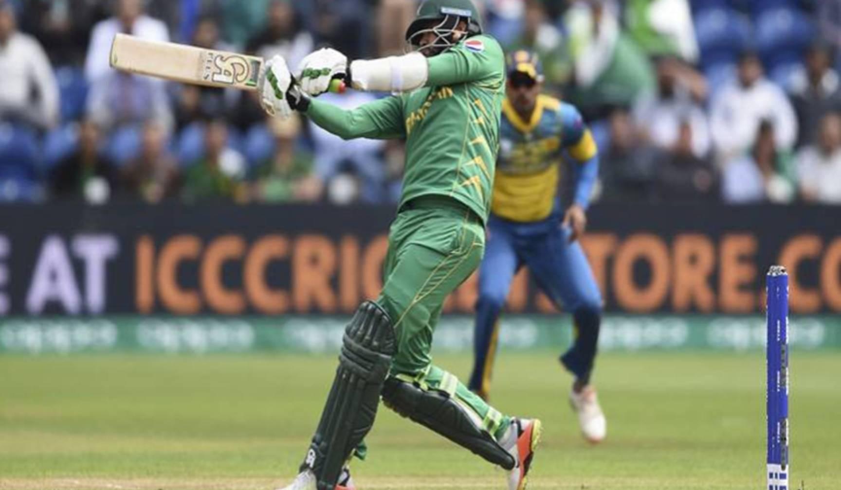 चैंपियंस ट्रॉफी :  सेमीफाइनल में पहुंचा पाकिस्तान, श्रीलंका को 3 विकेट से दी शिकस्त