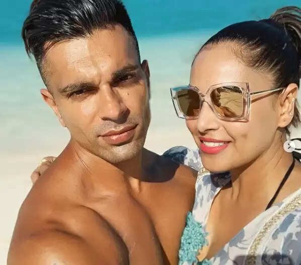 Bipasha Basu: कोरोना काल में अभिनेत्री बिपाशा बसु की लोगों से खास अपील