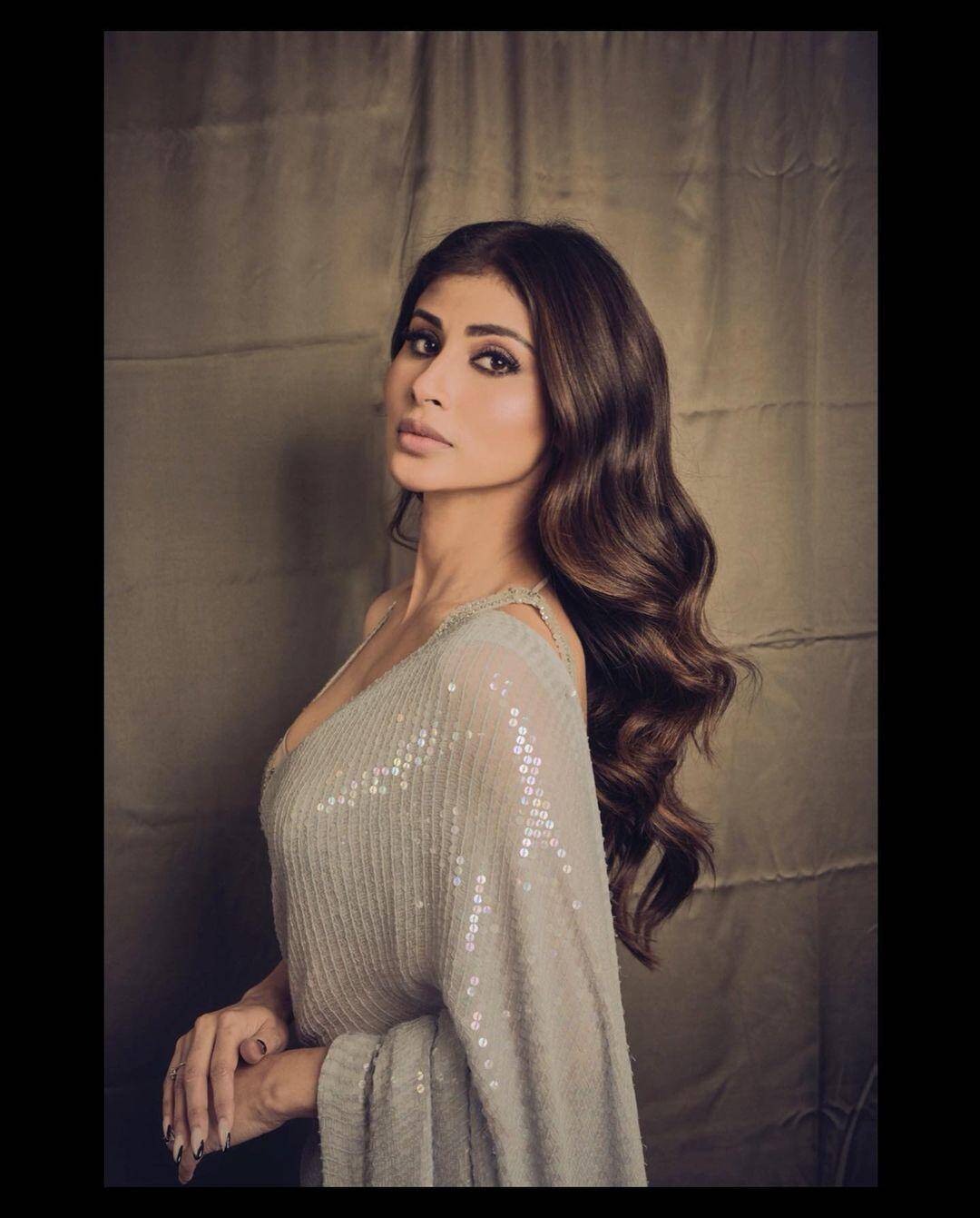 Mouni Roy चाहती हैं स्कूल के पाठ्यक्रम में शामिल हो भगवद गीता