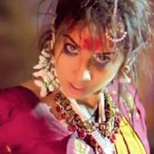 B’wood Actress: बॉलीवुड की इन अभिनेत्रियों ने फिल्मों में भूतनी का किरदार निभाकर दर्शकों को डराया