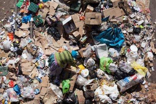 ये चमत्कारी एंजाइम दुनिया को प्लास्टिक के प्रदूषण से दिलाएगा मुक्ति