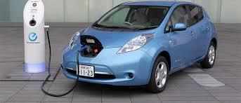 बैटरी की गिरती लागत ने पिछले कुछ वर्षों में इलेक्ट्रिक वाहनों को सस्ता कर दिया है