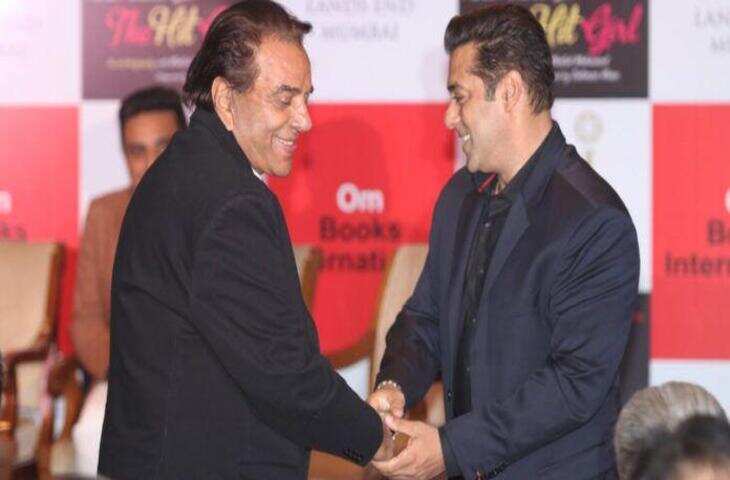 Dharmendra: अंदर से बेहद आलीशान हैं अभिनेता धर्मेंद्र का बंगला, सामने आया वीडियो