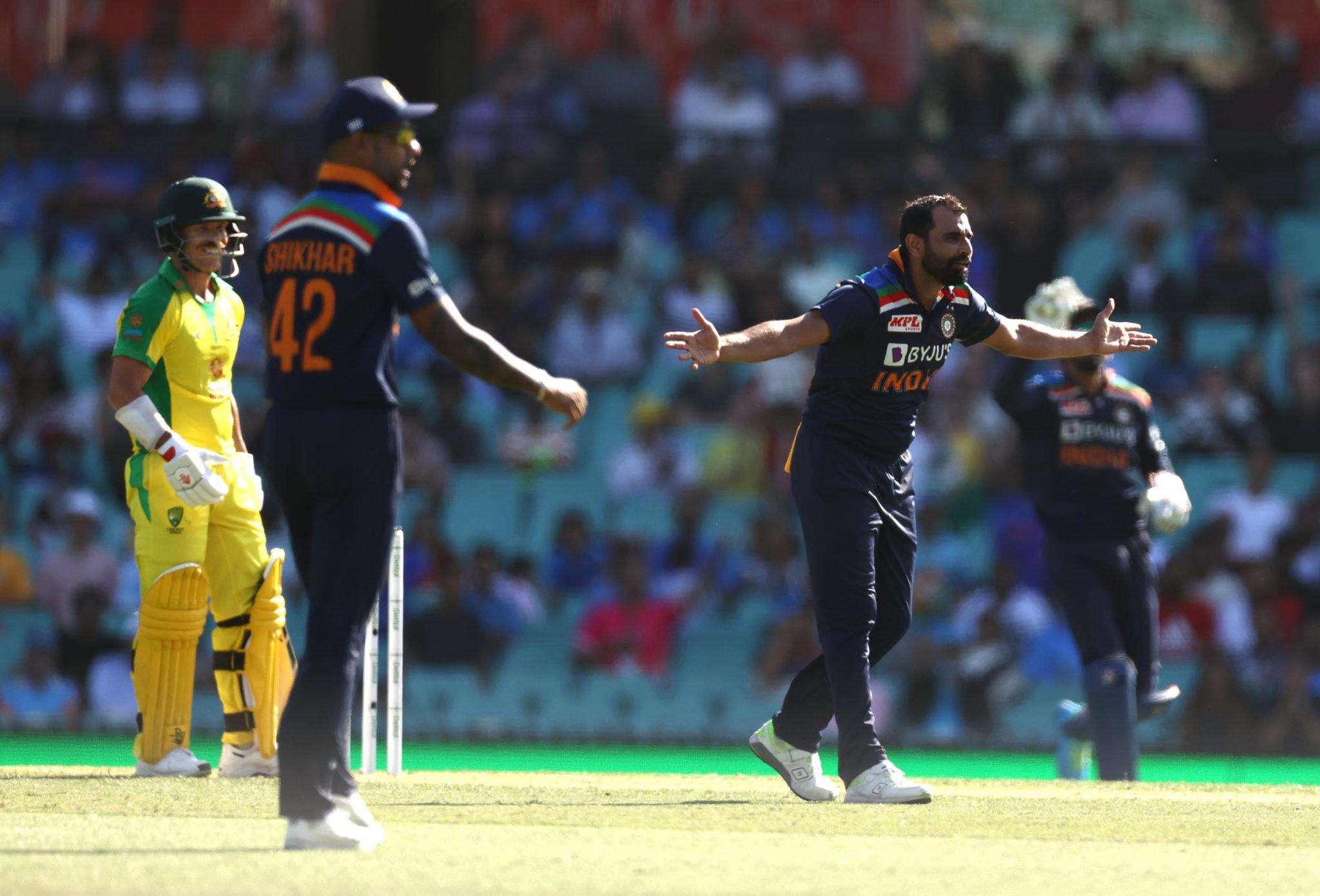 AUS vs IND : पहले वनडे मैच में टीम  इंडिया को मिली शर्मनाक हार, ऑस्ट्रेलिया ने 66 रनों से जीता मैच