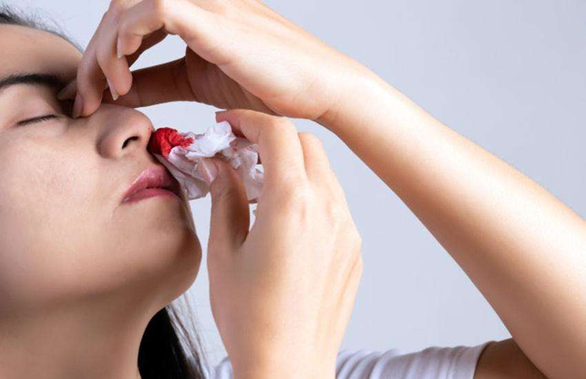 Hemorrhage problem:नाक से खून आने की समस्या से बचने के लिए, आप करें इन घरेलू उपायों से उपचार