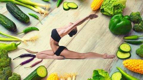 Yogic Diet: योग के सिद्धांतों को चटाई से उतारें और रसोई में लाएं