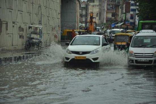 Weather Forecast: महाराष्ट्र सहित कई राज्यों में भारी बारिश की चेतावनी, IMD ने जारी किया अलर्ट