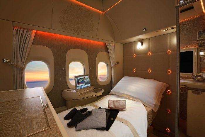 क्या आप बिना खिड़कियों वाले हवाई जहाज में उड़ना पसंद करेंगे?
