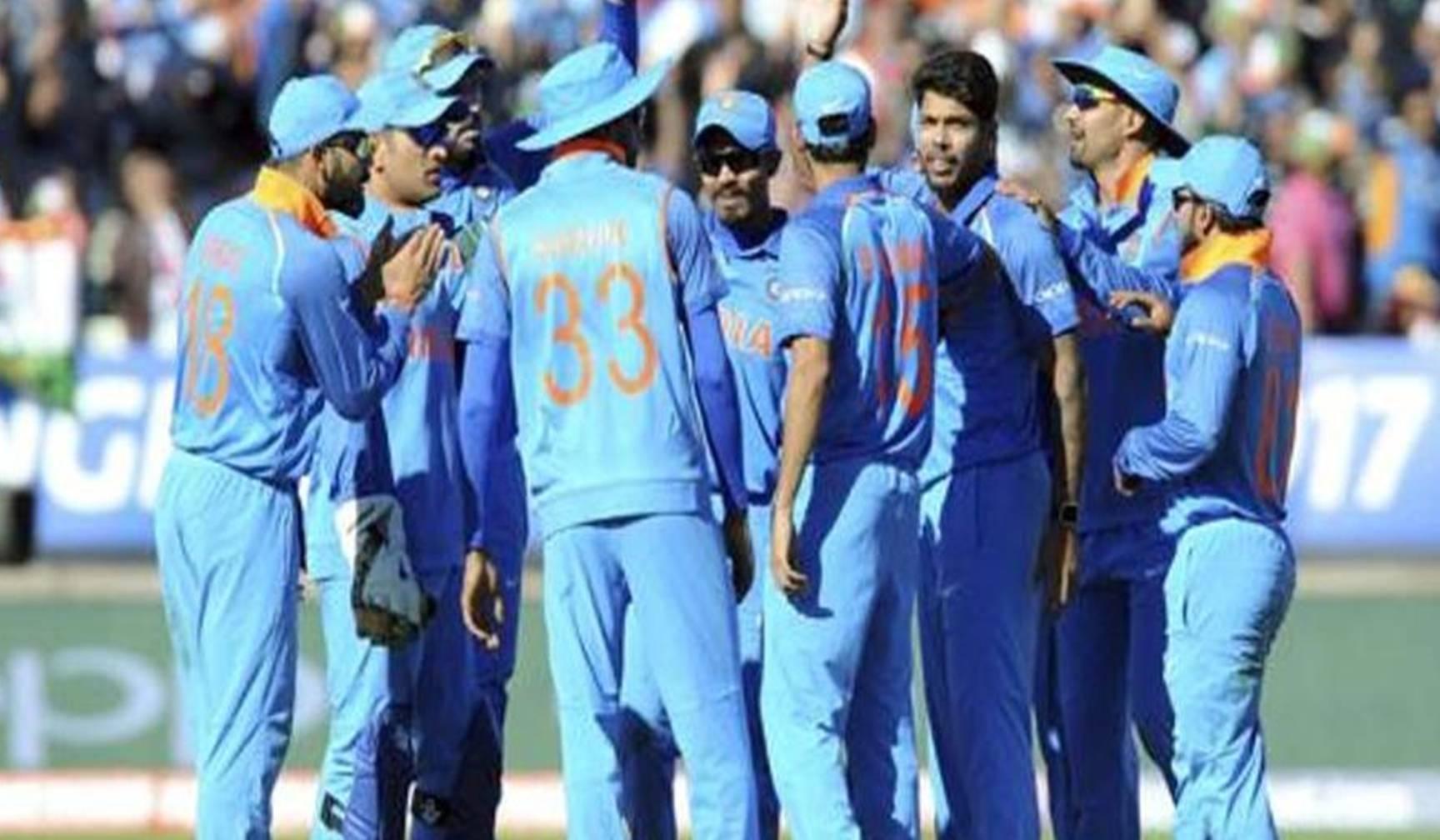 चैंपियंस ट्रॉफी:  श्रीलंका के विरुद्ध भारत का कौन सा बॉलर करेगा आज कमाल, कमेंट में राय दें और इनाम पाएं