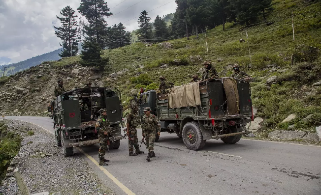 India China Border Clash: सिक्किम बॉर्डर पर चीनी सैनिकों के साथ झड़प, कमांडर लेवल पर सुलझा विवाद