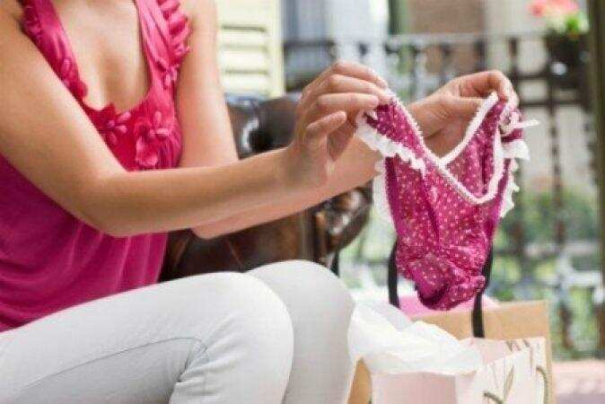 महिलाओं के अंडवियर से जानिए उनके सेक्सी होने का राज!