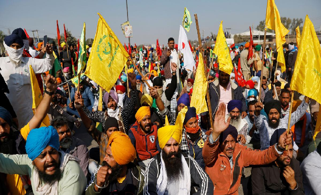 Farmers Protest: किसान आंदोलन के आगे झुकी सरकार, दिल्ली एंट्री की मिली इजाजत….