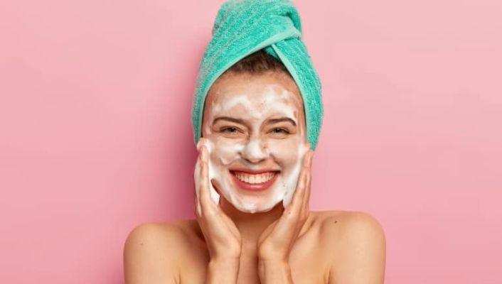 Skin Care: अपनी त्वचा को अतिरिक्त तेल से मुक्त रखने के लिए इन 5 सरल युक्तियों का उपयोग करें