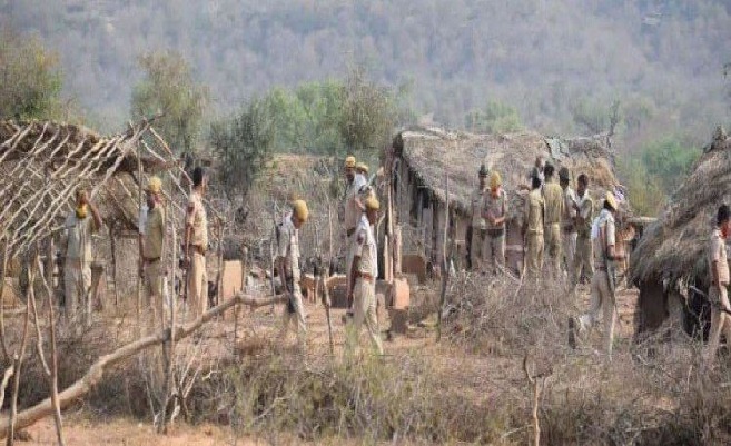 Rajasthan News: बीहड़ में डकैतों की तलाश कर रही राजस्थान पुलिस, सिपाही पर फायरिंग कर हुए फरार…