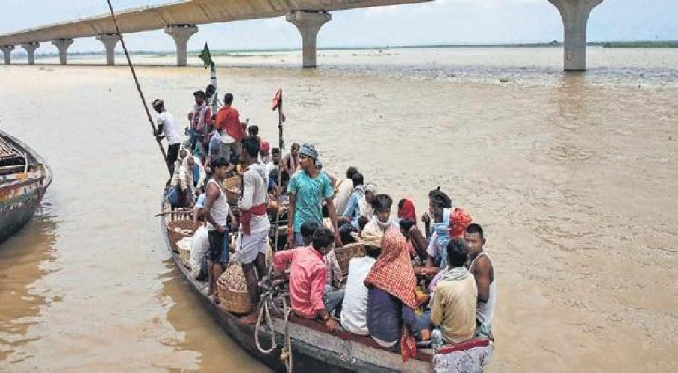Chambal Boat Accident: चंबल से अब तक 12 शव बरामद, 25 लोगों की ऐसे बचाई जान