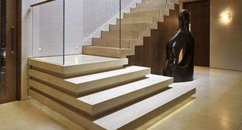 Vastu Tips: भूलकर भी न बनवाएं ऐसी सीढ़ियां वरना उठाना पड़ेगा नुकसान