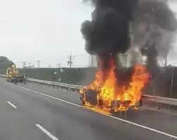 लेम्बोर्गिनी उरस एसयूवी ने ताइवान फ्रीवे पर खरीद के 8 महीने बाद आग पकड़ ली, ड्राइवर बच गया