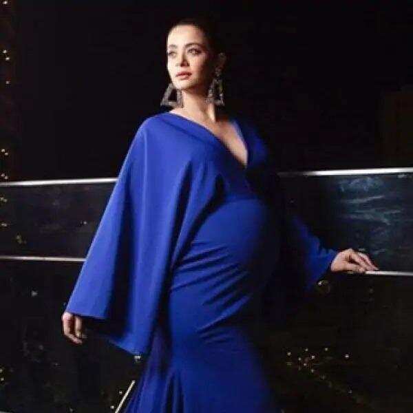 Actress Flaunts Baby Bump: सिर्फ अनुष्का शर्मा ही नहीं इन अभिनेत्रियों ने प्रेग्नेंसी के दौरान फ्लॉन्ट किया बेबी बम्प