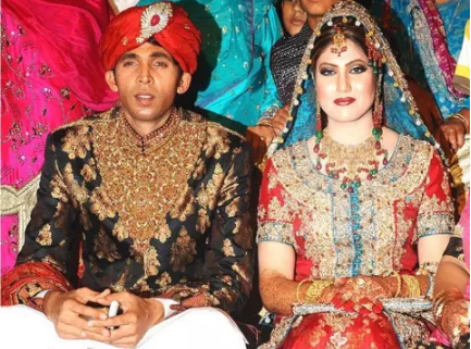 देखें PAK क्रिकेटरों की अपनी पत्नियों के साथ ये तस्वीरें, किसकी जोड़ी लगी आपको सबसे बेस्ट