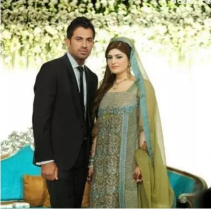 देखें PAK क्रिकेटरों की अपनी पत्नियों के साथ ये तस्वीरें, किसकी जोड़ी लगी आपको सबसे बेस्ट