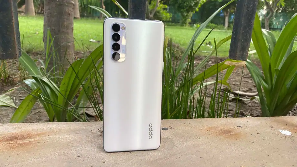 Oppo Reno 4 Pro स्मार्टफोन को भारत में कर दिया गया है लाँच