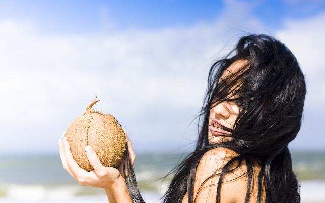 नारियल पानी से चेहरा धोना बन सकता है आपकी स्किन से जुड़ी हर समस्या का एक मात्र हल