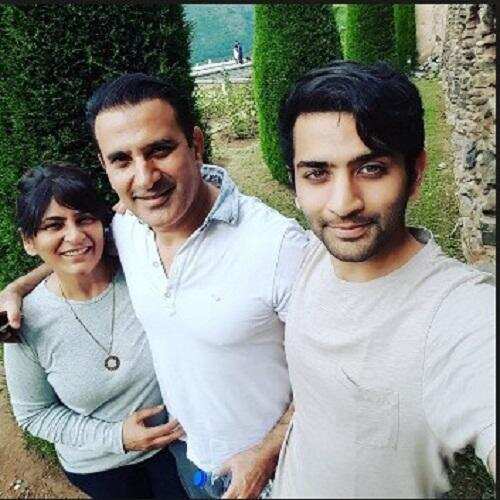 इस लड़की को डेट कर रहे अर्चना पूरन सिंह के बेटे आयुष्मान सेठी 