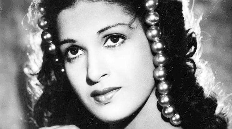 कामिनी कौशल का जन्म 16 जनवरी 1927 को  लाहौर पंजाब में हुआ जो की अब पाक