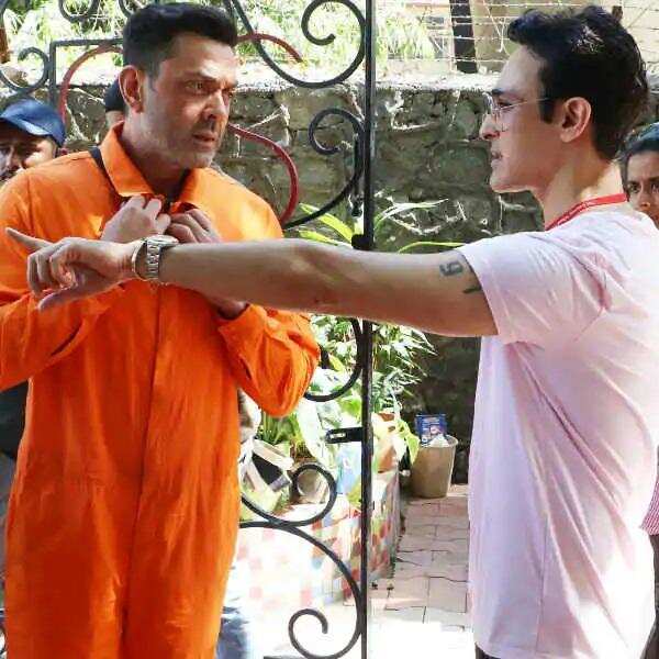 Ashram 2: बॉबी देओल की वेब सीरीज आश्रम पार्ट 2 का इंतजार कर रहे फैंस के लिए आई ये गुड न्यूज