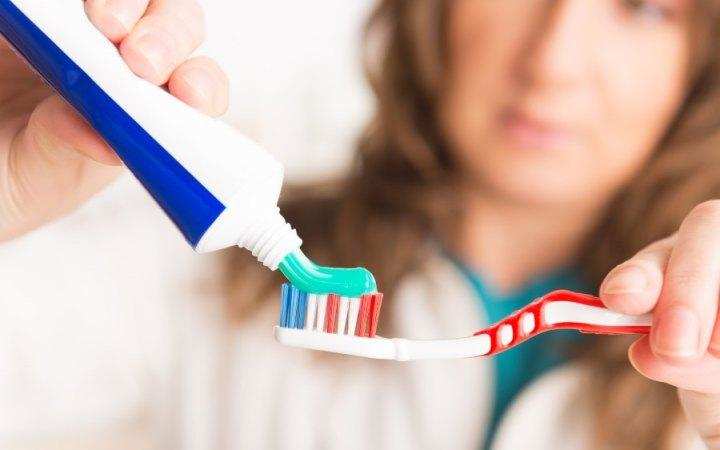 दातों को साफ करने वाले टूथपेस्ट में भी छुपा है खूबसूरती का राज