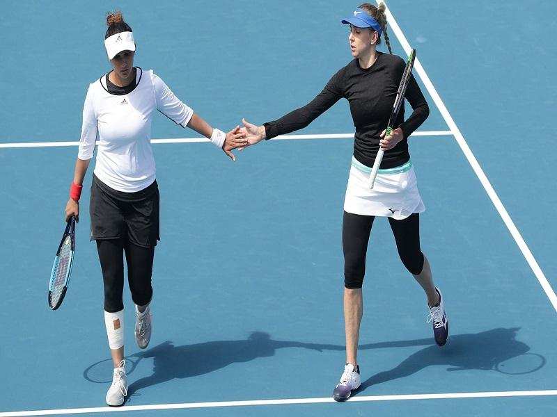 सानिया - नादिया की जोड़ी ने टेनिस टूर्नामेंट का डबल्स खिताब जीता