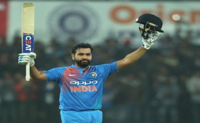 पाक क्रिकेटर ने रोहित शर्मा की तारिफ  भारत ने ऑस्ट्रेलिया के खिलाफ वनड