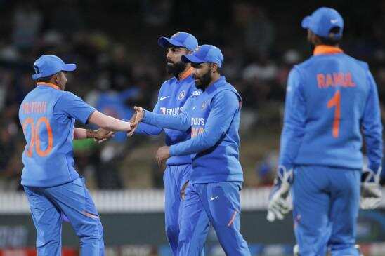 AUS VS IND:  हर सीरीज में आखिर क्यों नंगे पैर उतरेगी कंगारू टीम, जानिए कारण
