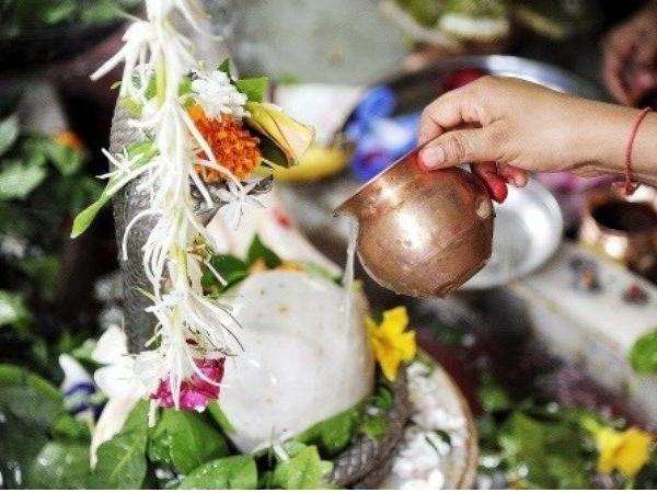 प्रदोष व्रत में भगवान शिव को प्रसन्न करने के लिए करें ये उपाय