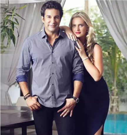 देखें PAK क्रिकेटरों की अपनी पत्नियों के साथ ये तस्वीरें, किसकी जोड़ी लगी आपको सबसे बेस्ट