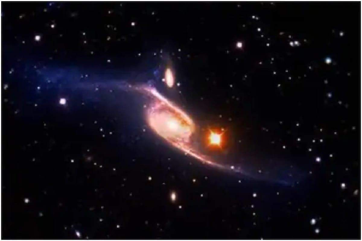 खगोलविदों ने दो नए विशालकाय रेडियो आकाशगंगाओं की खोज की जो कि मिल्की वे की तुलना में 62 गुना बड़े हैं,जानें पूरी रिपोर्ट