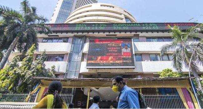 Sensex 400 अंक चढ़ा, नि़फ्टी में भी 100 अंकों की बढ़त