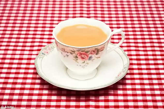 Tea: अगर आप सुबह उठकर खाली पेट एक कप चाय पीते हैं तो सावधान हो जाएं