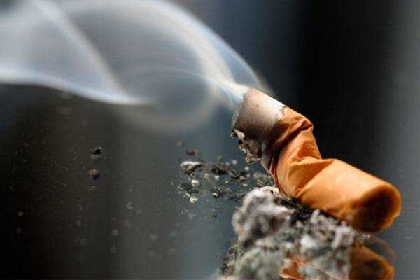शोध के अनुसार,धूम्रपान करने वालों को अधिक शारीरिक दर्द का अनुभव होता है