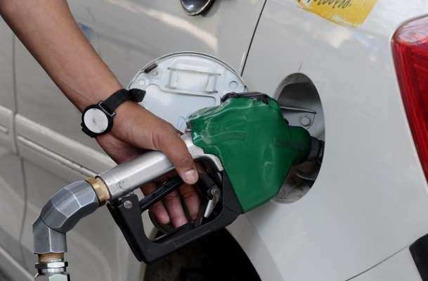 Petrol, diesel के दाम में बड़ी गिरावट, कच्चे तेल में नरमी