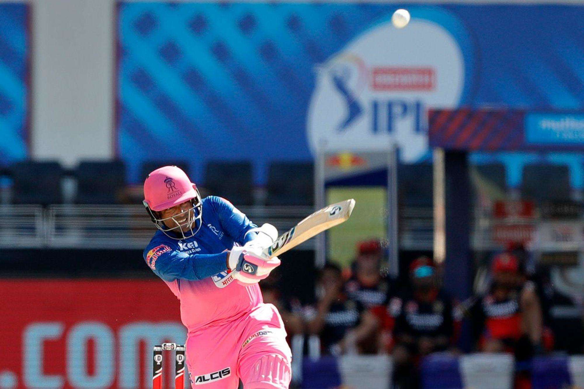 IPL 2020 RR VS RCB: स्टीव स्मिथ ने जड़ा अर्धशतक,  राजस्थान ने बैंगलोर को दिया 178 का लक्ष्य