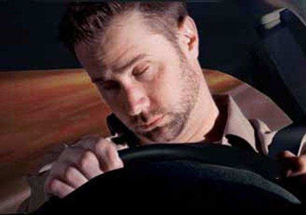 गाड़ी चलाते हुए क्यों आती है नींद, जानिये इसका कारण