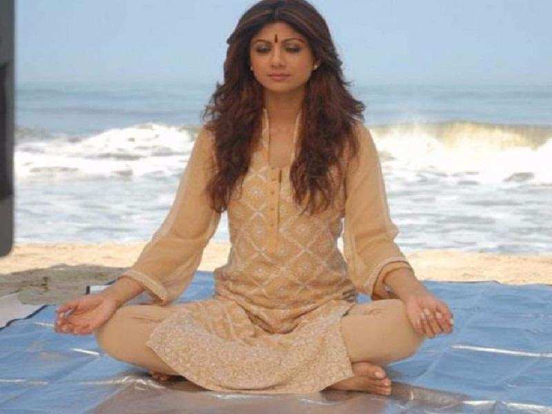 योगा डे: अगर चाहिए शिल्पा शेट्टी जैसा परफेक्ट फीगर तो जानें उनके सीक्रेट